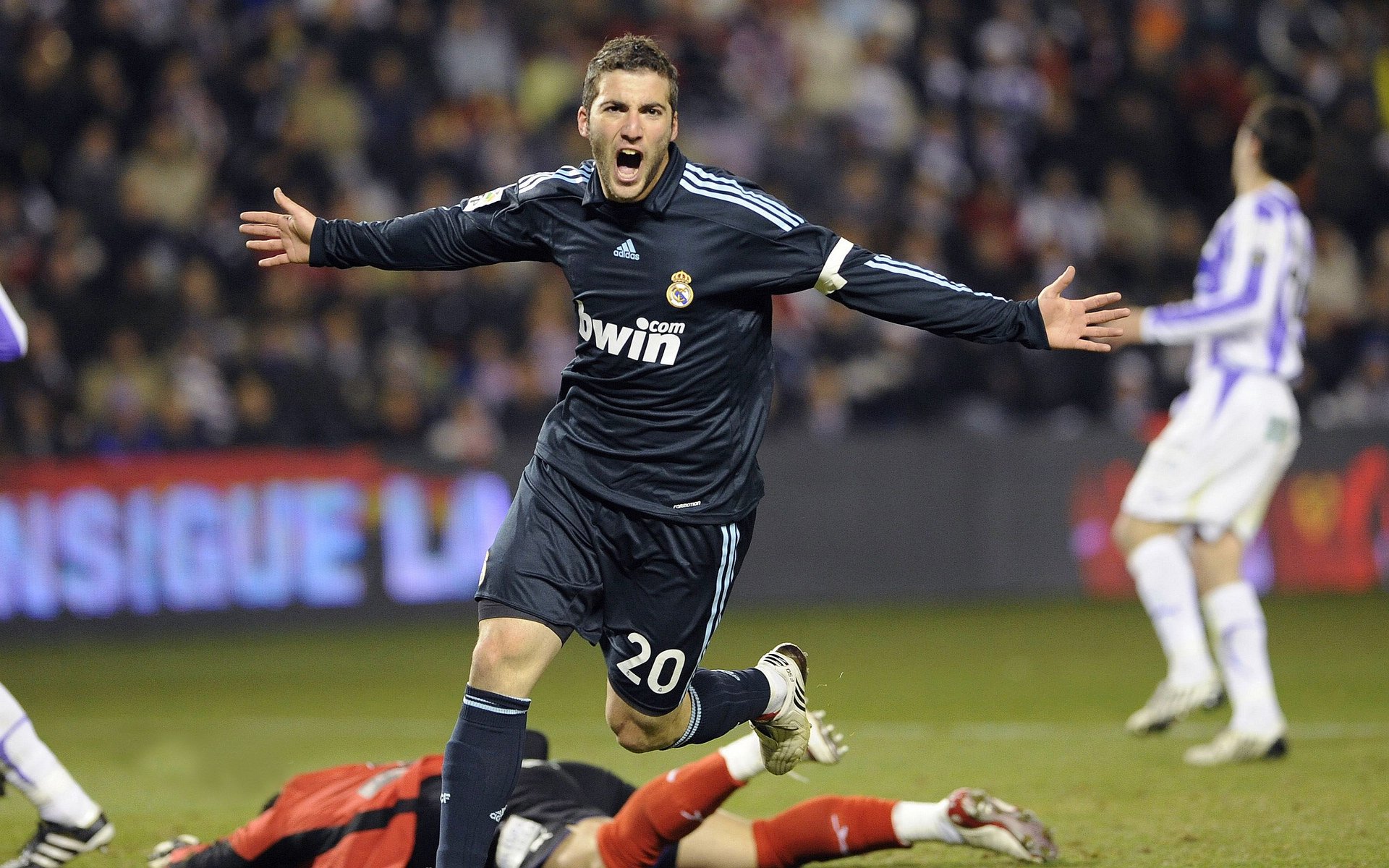 奥纳纳神级扑救锁定胜局,哥伦比亚战术碾压力克伊朗