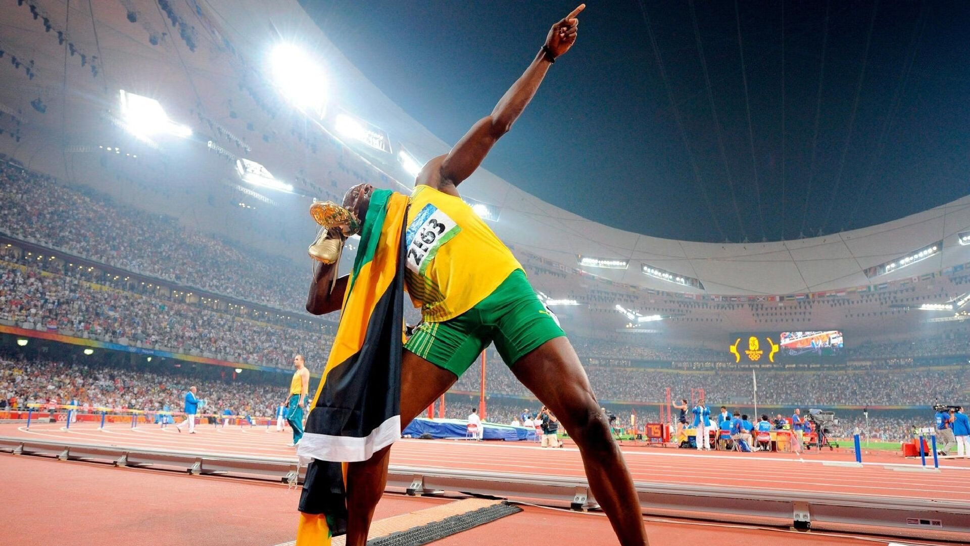 维尼修斯,当赛车在方向盘后方轰鸣,冠军在血肉中燃烧